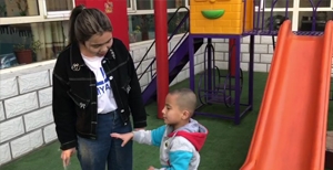 晓霞聋儿培训中心视频