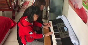 晓霞聋儿语训中心视频